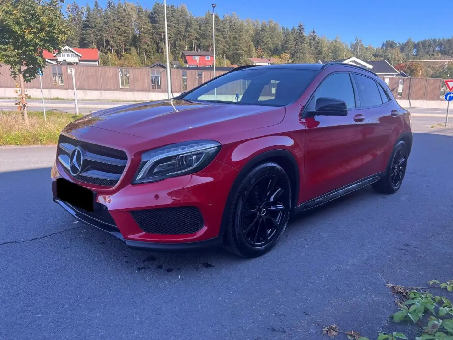 Mercedes-Benz GLA 220 CDI 4Matic 7G-DCT Roşu - 1