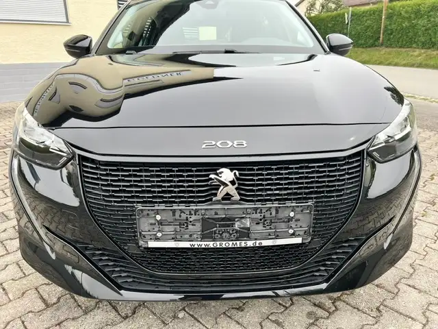 Peugeot 208 view 3