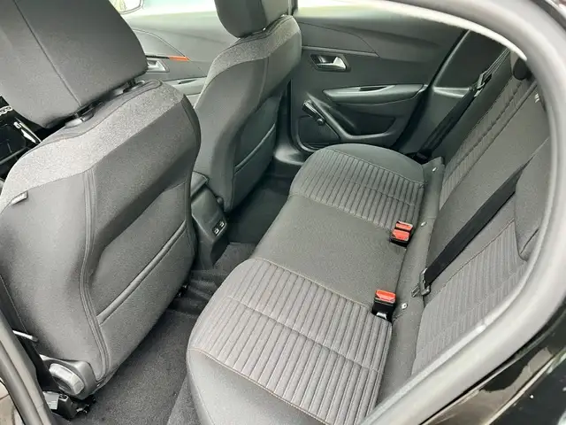Peugeot 208 view 14