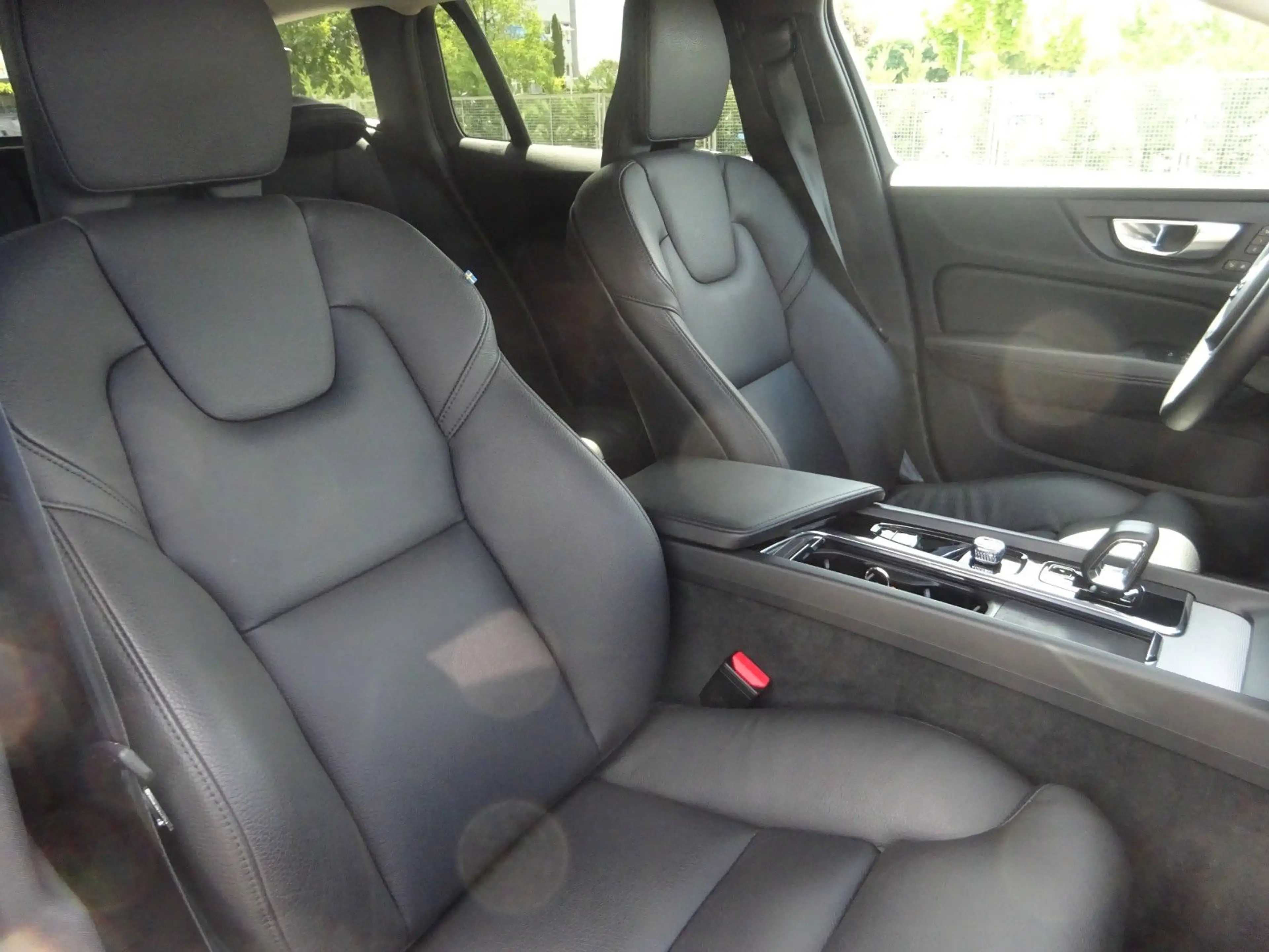 Volvo V60 Cross Country B4 D AWD Plus 197PS Autm. H&K — photo 12