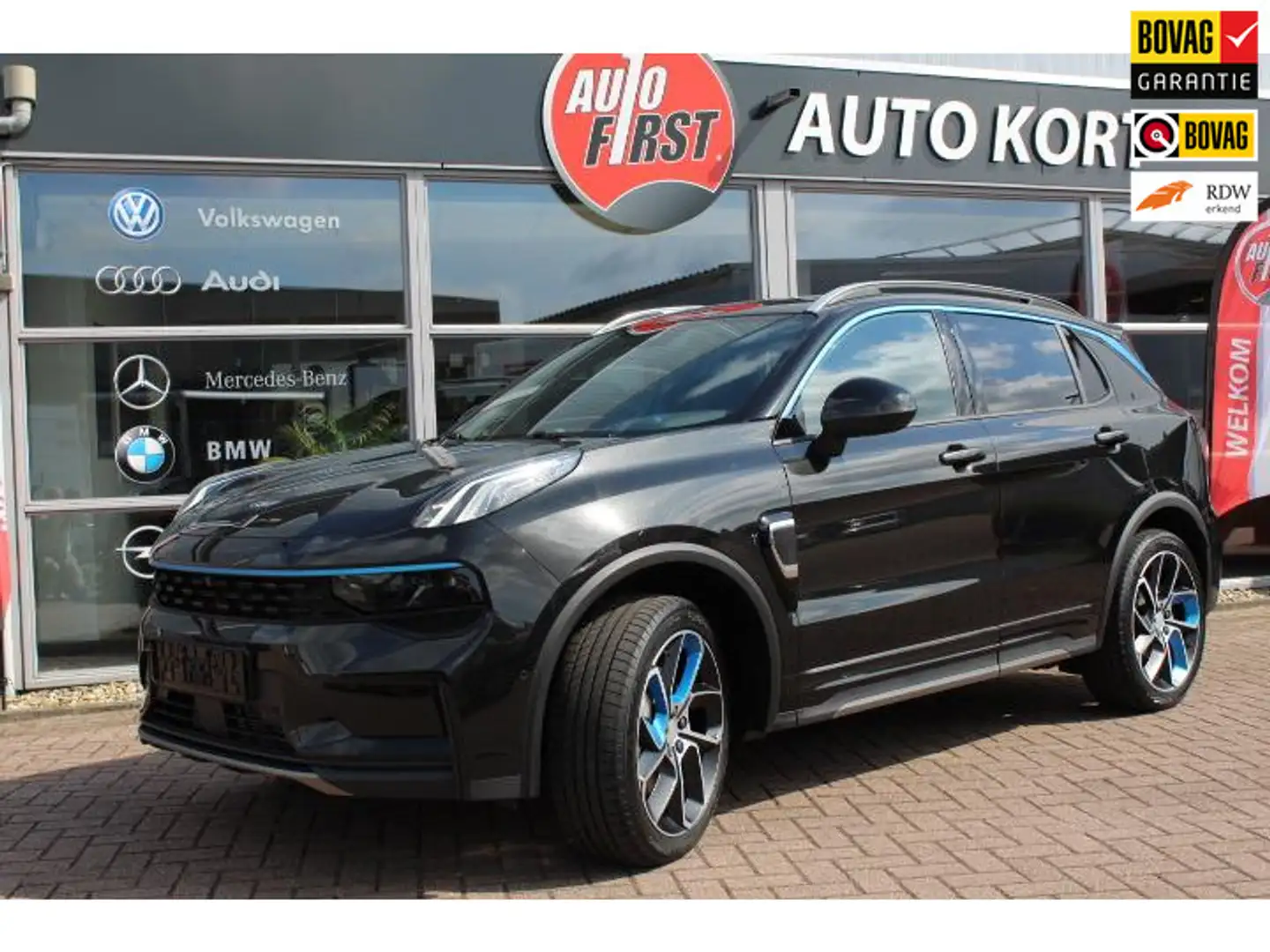 Lynk & Co 01 1.5 Nieuwe auto met fabrieksgarantie en met afneem Zwart - 1