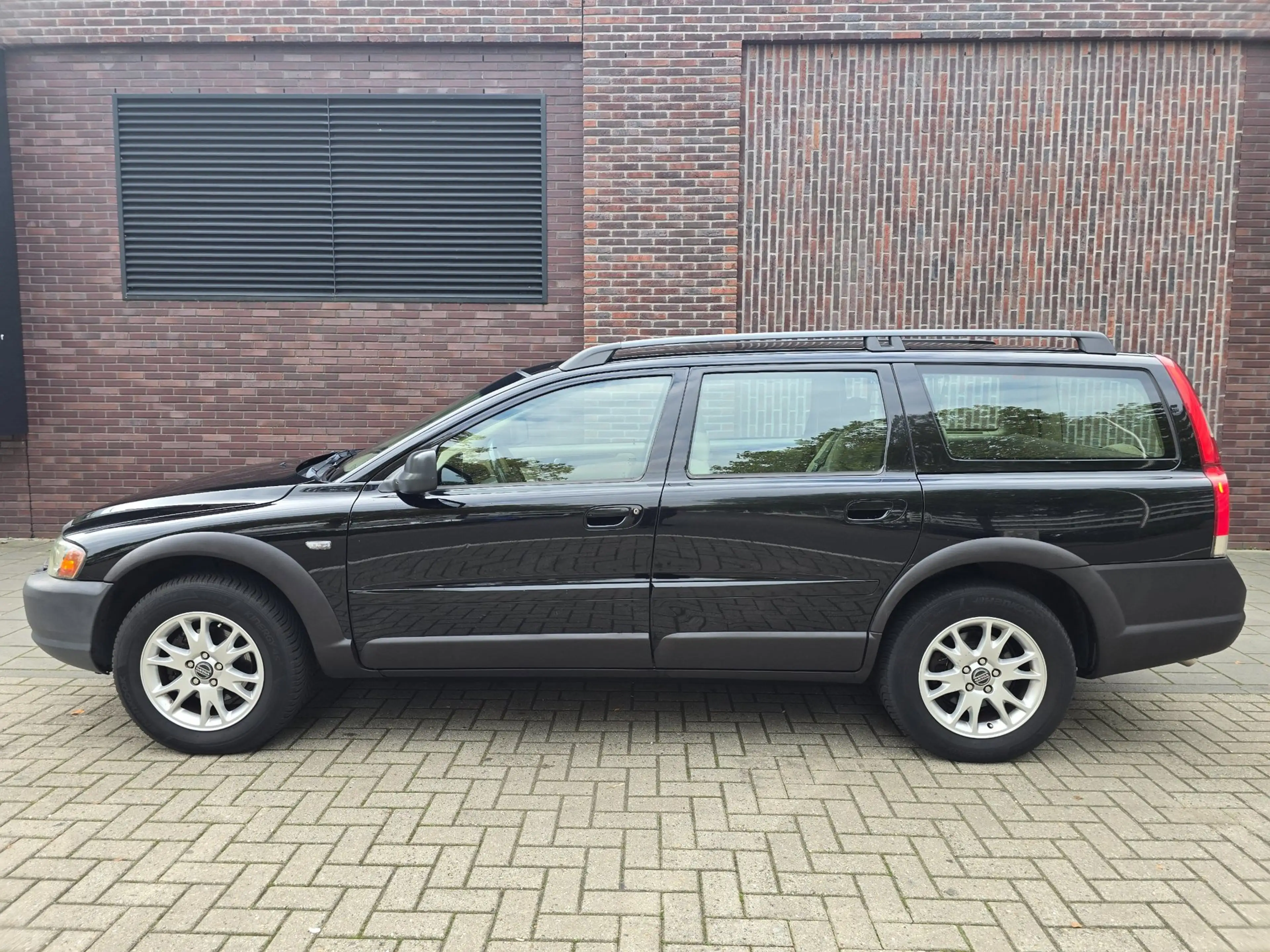 Volvo XC70 Volvo XC70 2.5 T Geartronic Comfort Line — photo 2