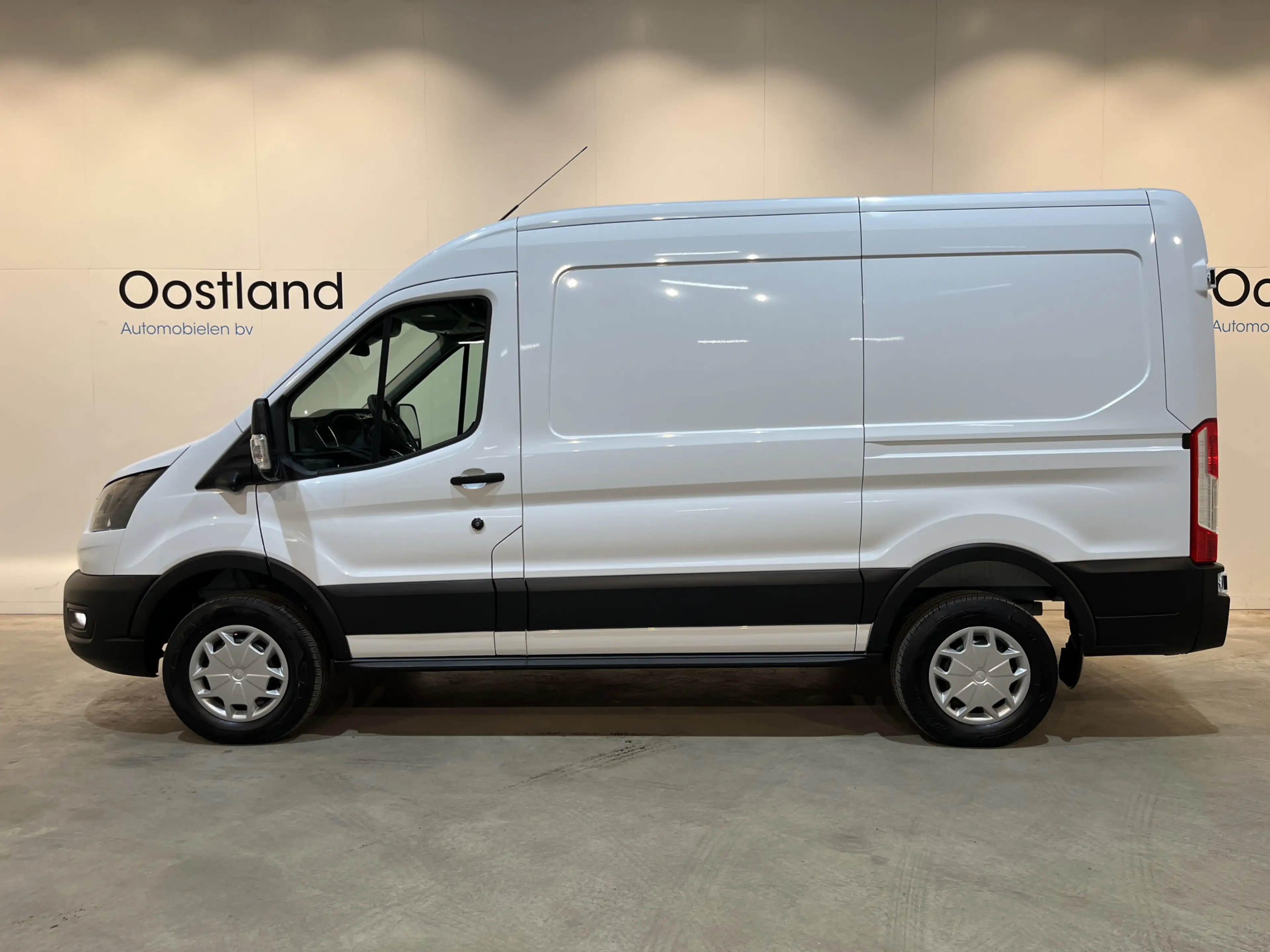 Ford E-Transit 390 (3500 kg) L2H2 Trend 68 kWh / 100% Elektrisch — photo 5