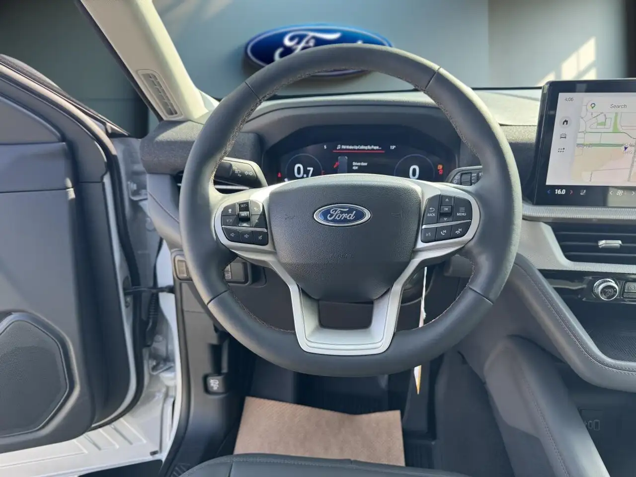 Ford Explorer снимка Ford Explorer