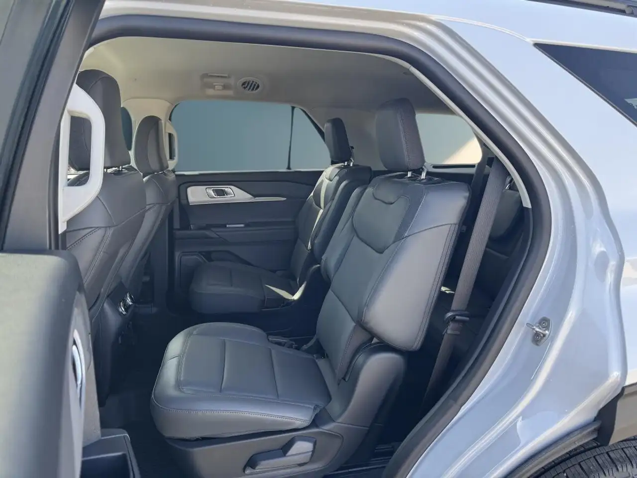 Ford Explorer снимка Ford Explorer