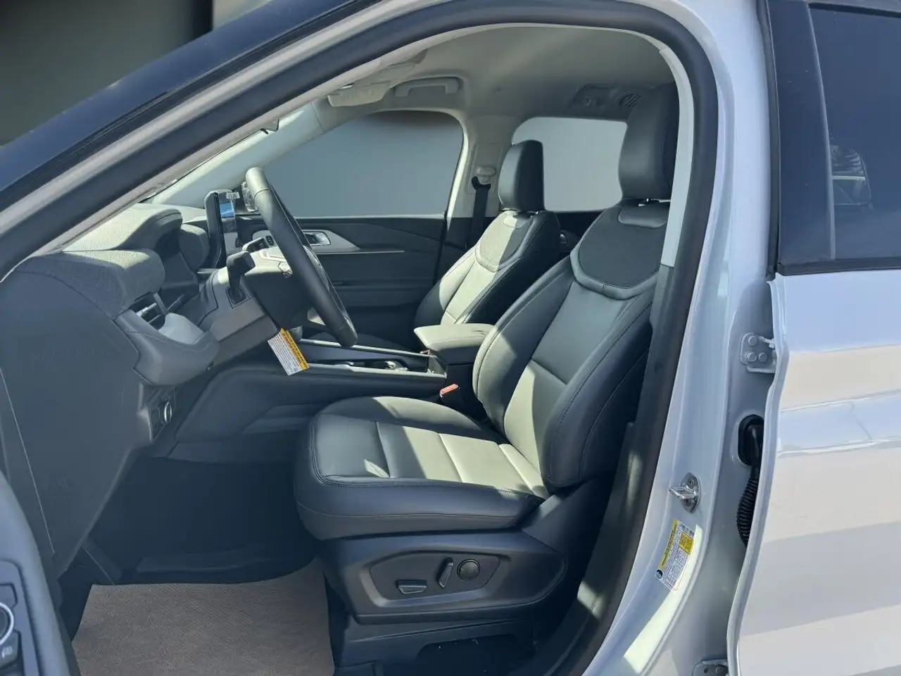 Ford Explorer снимка Ford Explorer