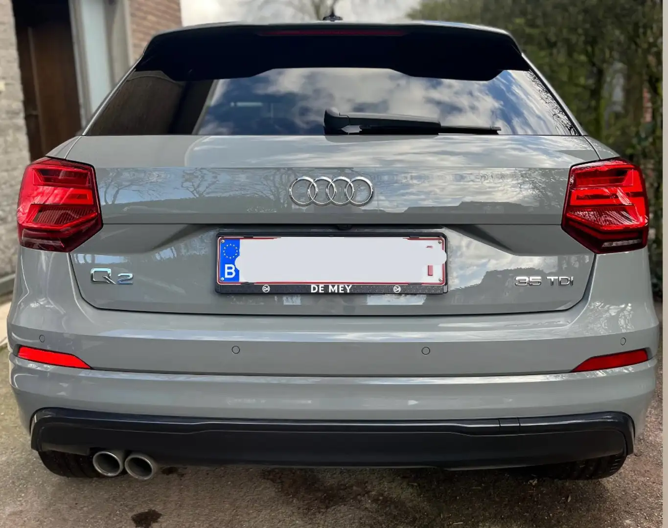 Audi Q2 35 TDI S tronic line Gris - 2