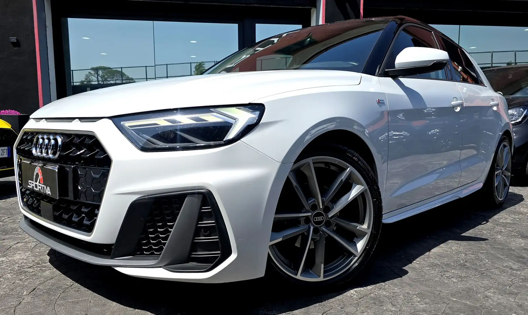 Audi A1 S-LINE GPL BLACK PACK CERCHI 18 Bianco - 1