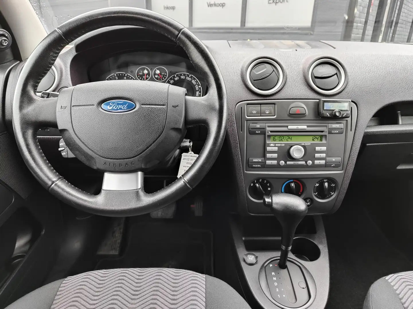 Ford Fusion 1.6-16V Futura 1e Eigenbaar,Automaat,Verwarmd voor Červená - 2