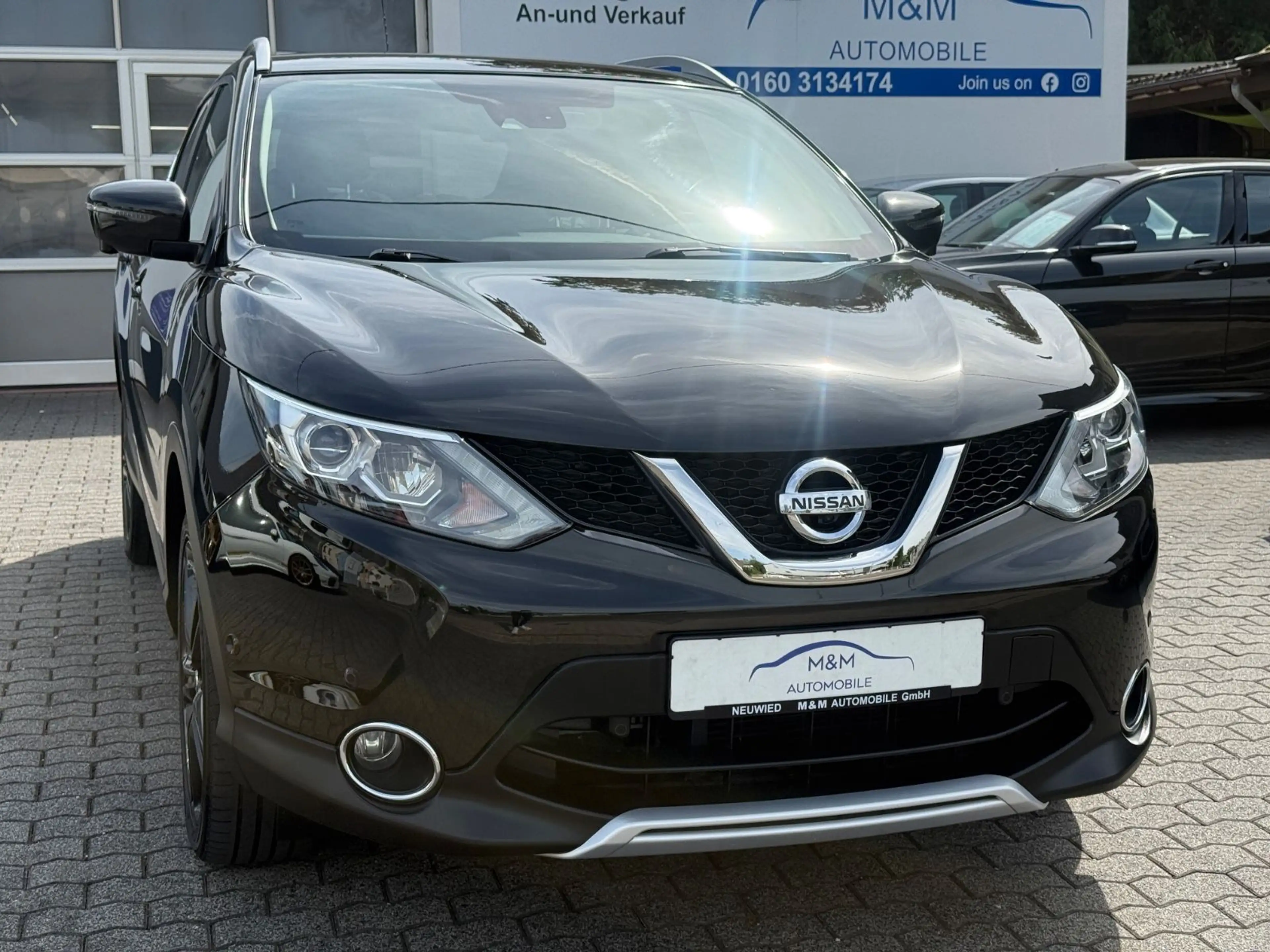 Nissan Qashqai Black Edition 4x4 N-Connecta 1.6 LED 360 — photo 15