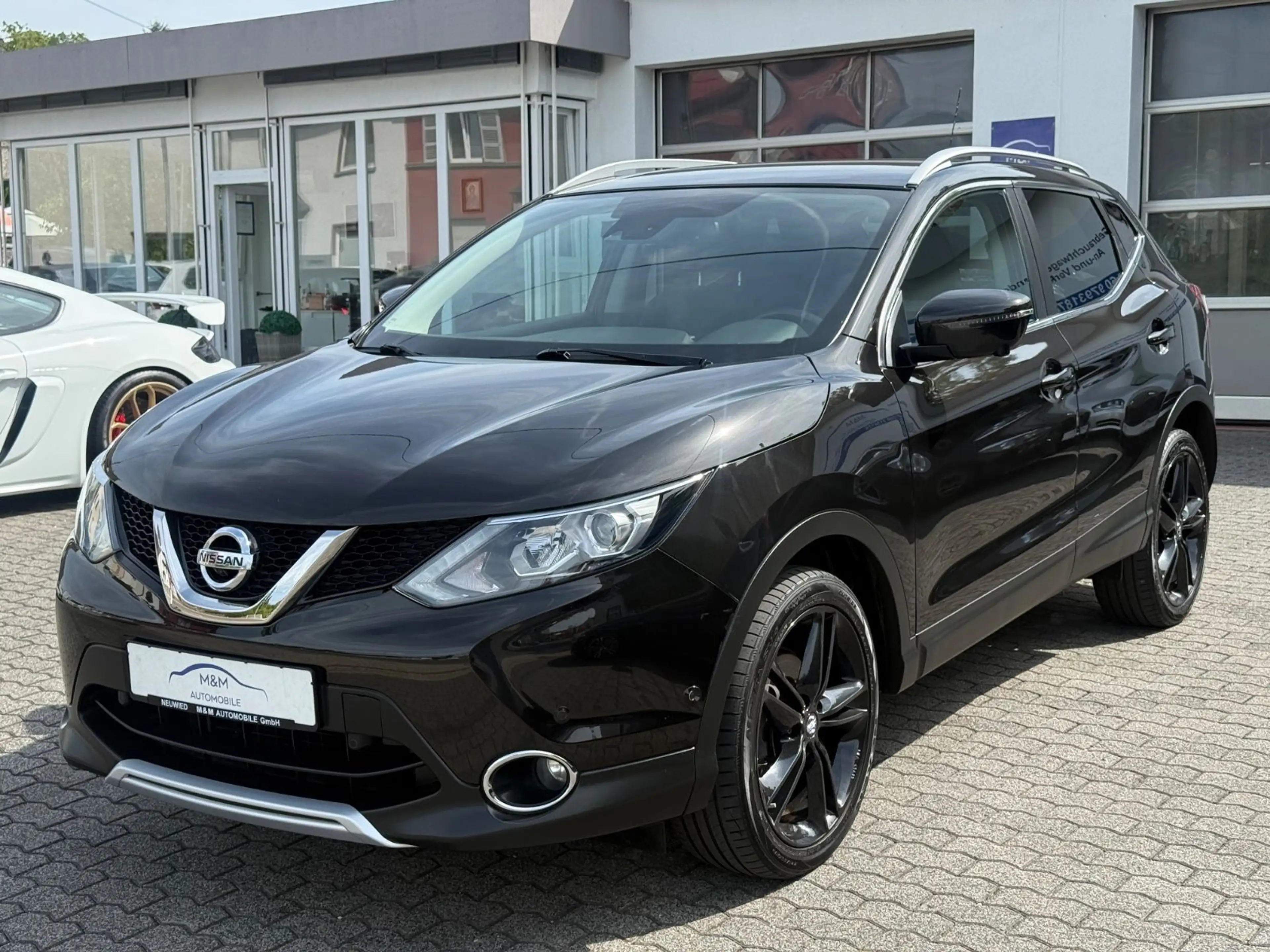 Nissan Qashqai Black Edition 4x4 N-Connecta 1.6 LED 360 — photo 3