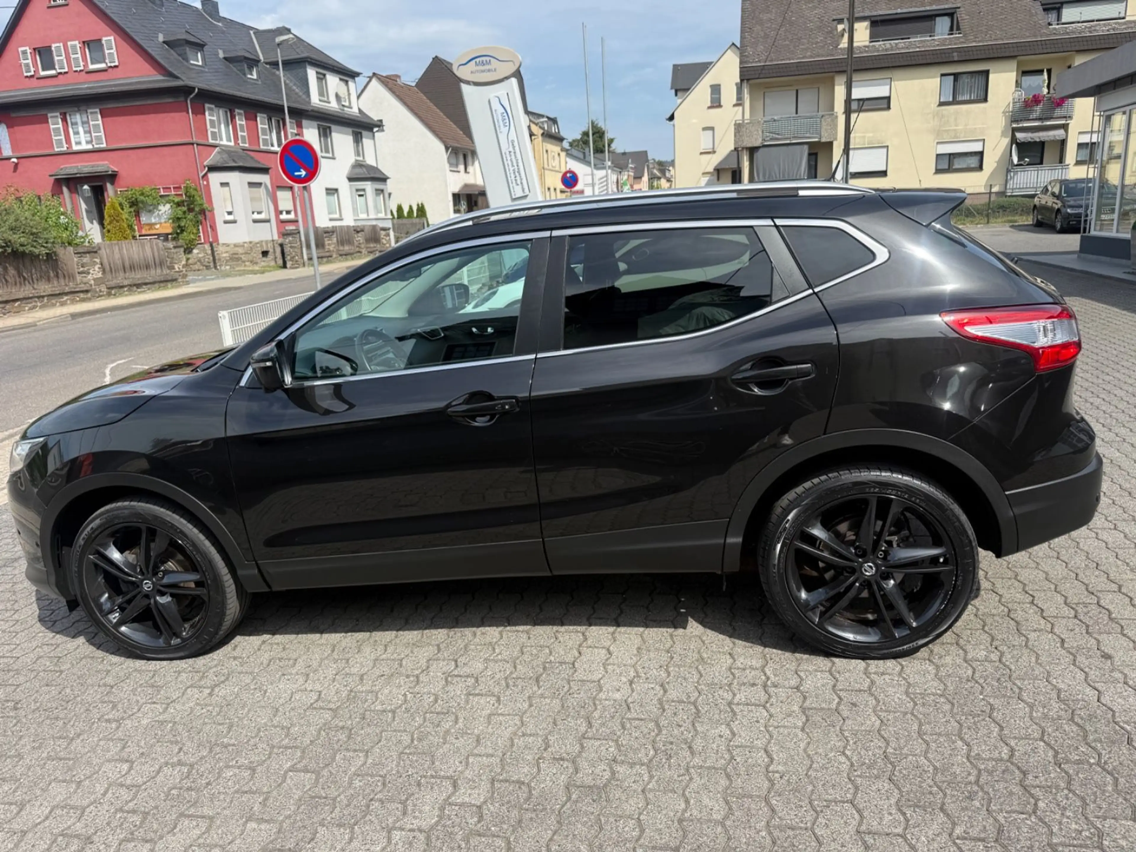 Nissan Qashqai Black Edition 4x4 N-Connecta 1.6 LED 360 — photo 5