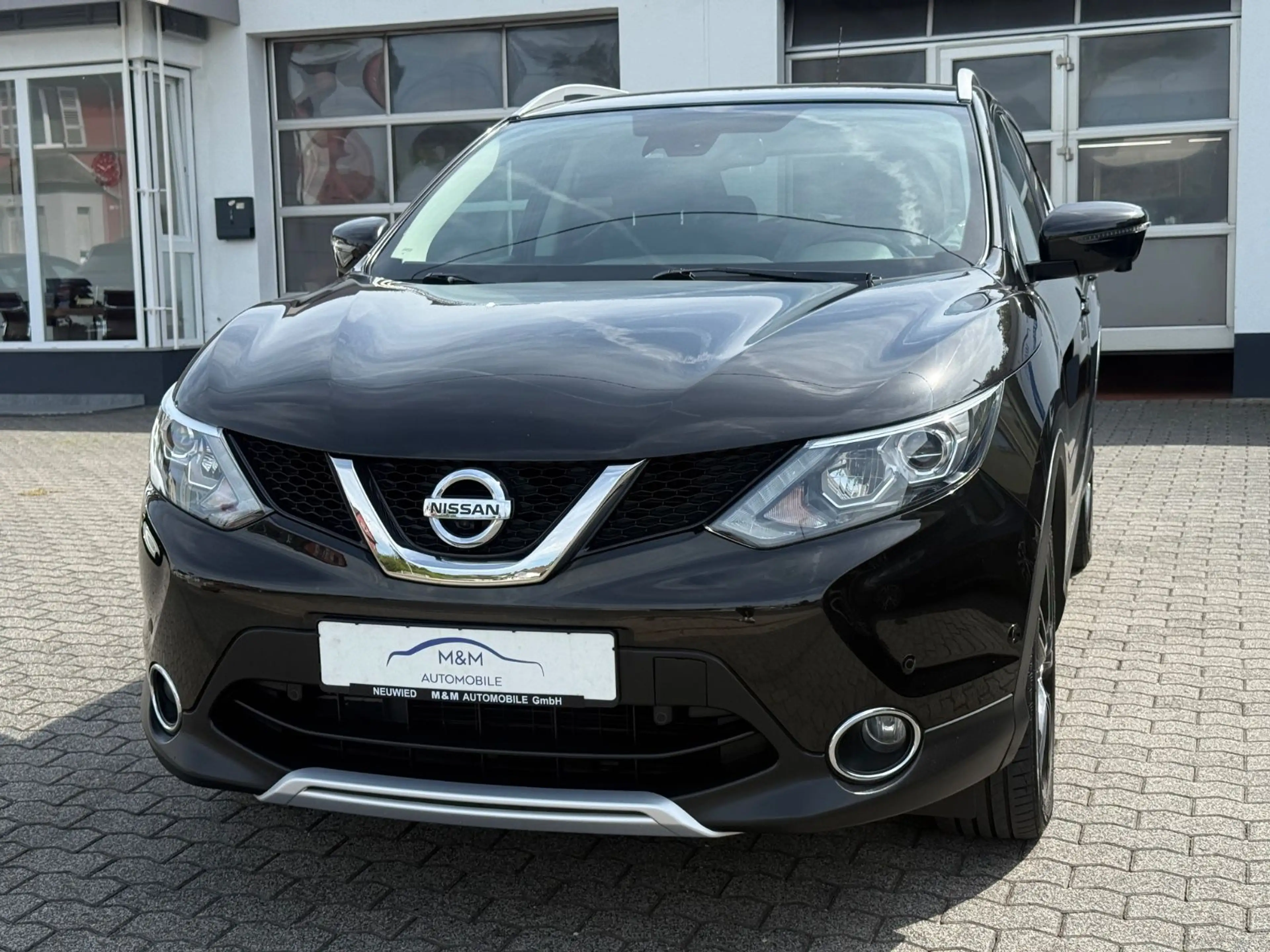 Nissan Qashqai Black Edition 4x4 N-Connecta 1.6 LED 360 — photo 2