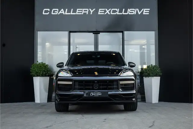 Porsche Cayenne view 2