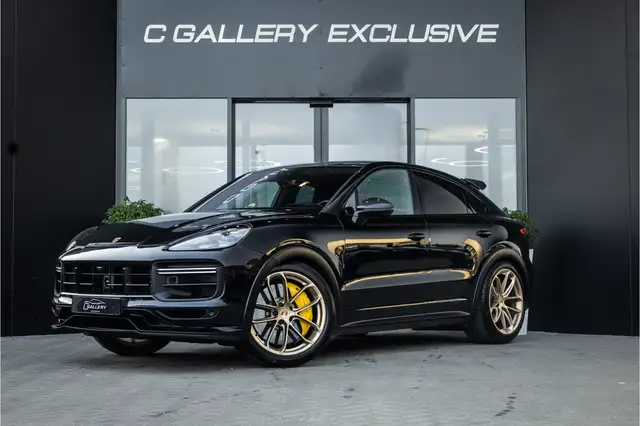 Porsche Cayenne view 3