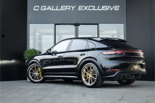 Porsche Cayenne view 5