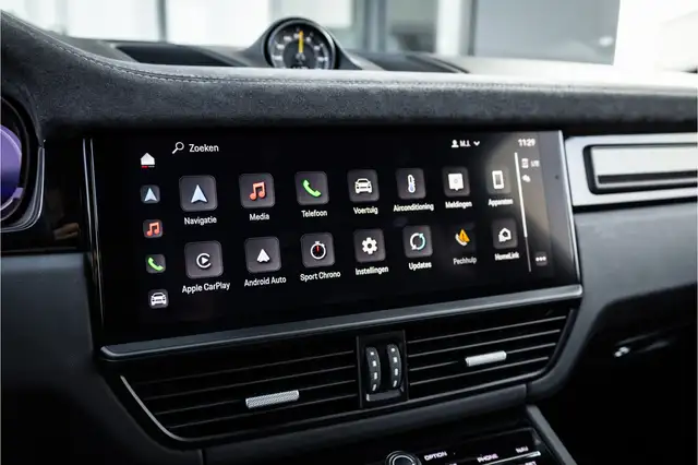 Porsche Cayenne view 17