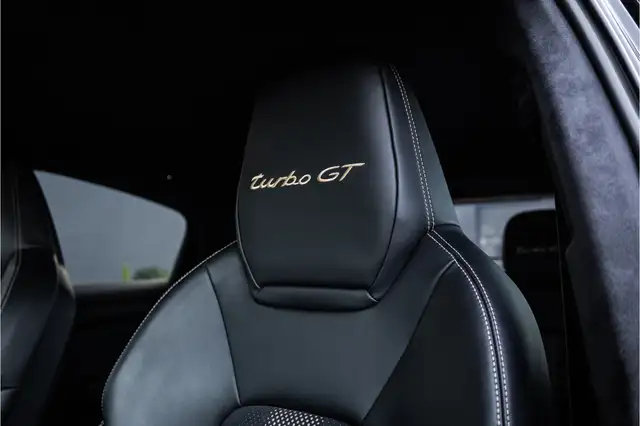 Porsche Cayenne view 26