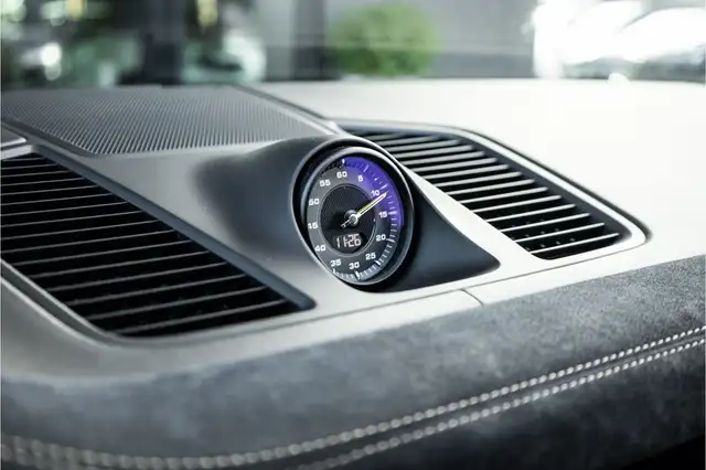 Porsche Cayenne view 15