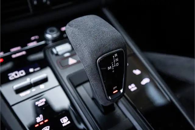 Porsche Cayenne view 19