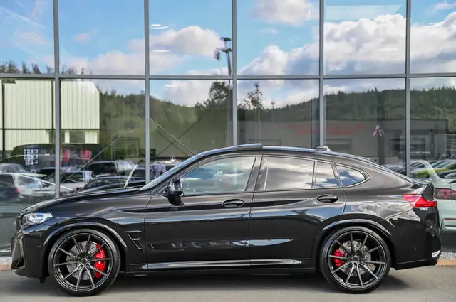 BMW X4 M view 6