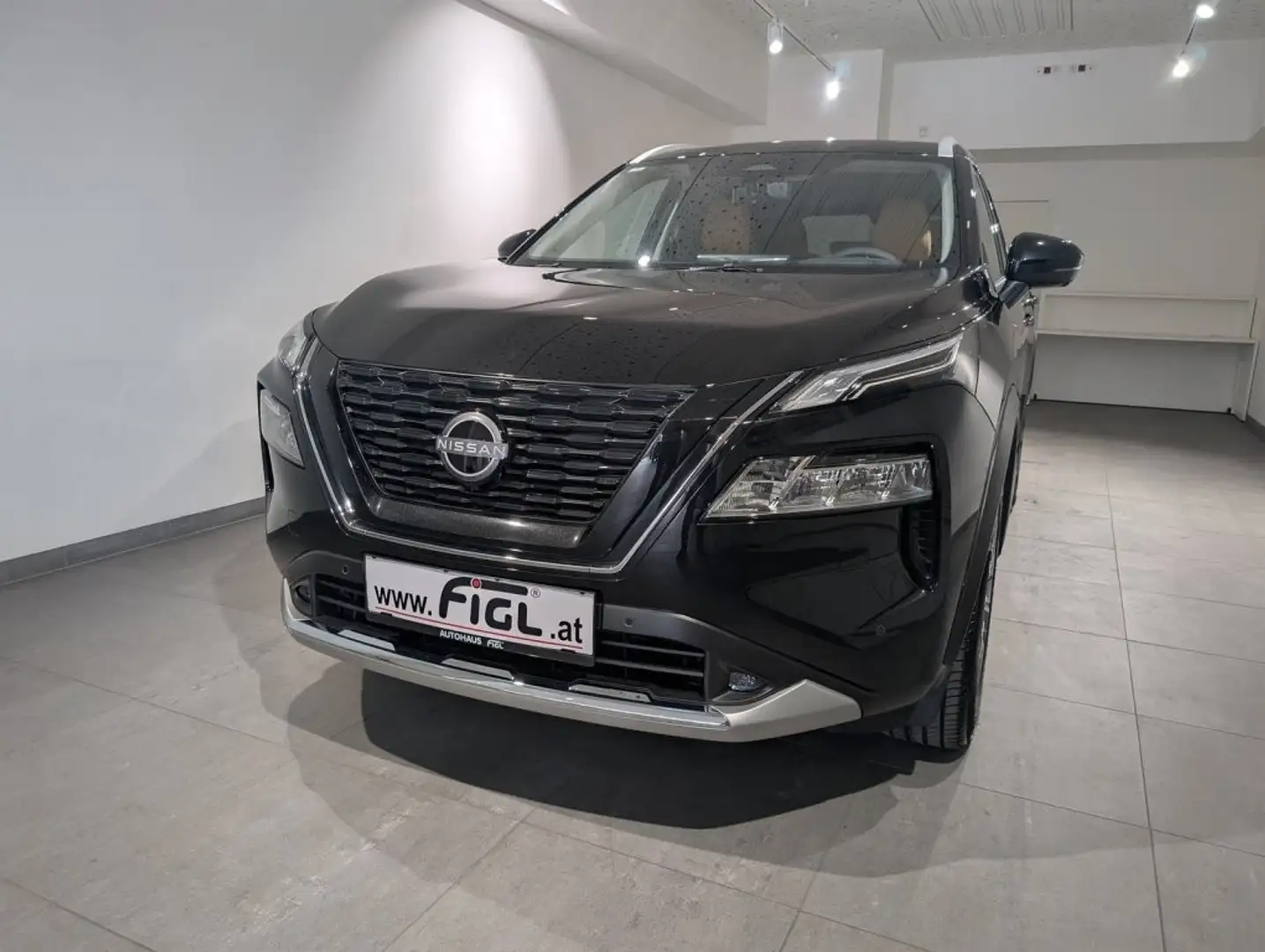 Nissan X-Trail 1.5 VC-T e-Force Tekna Plus 20 Noir - 1