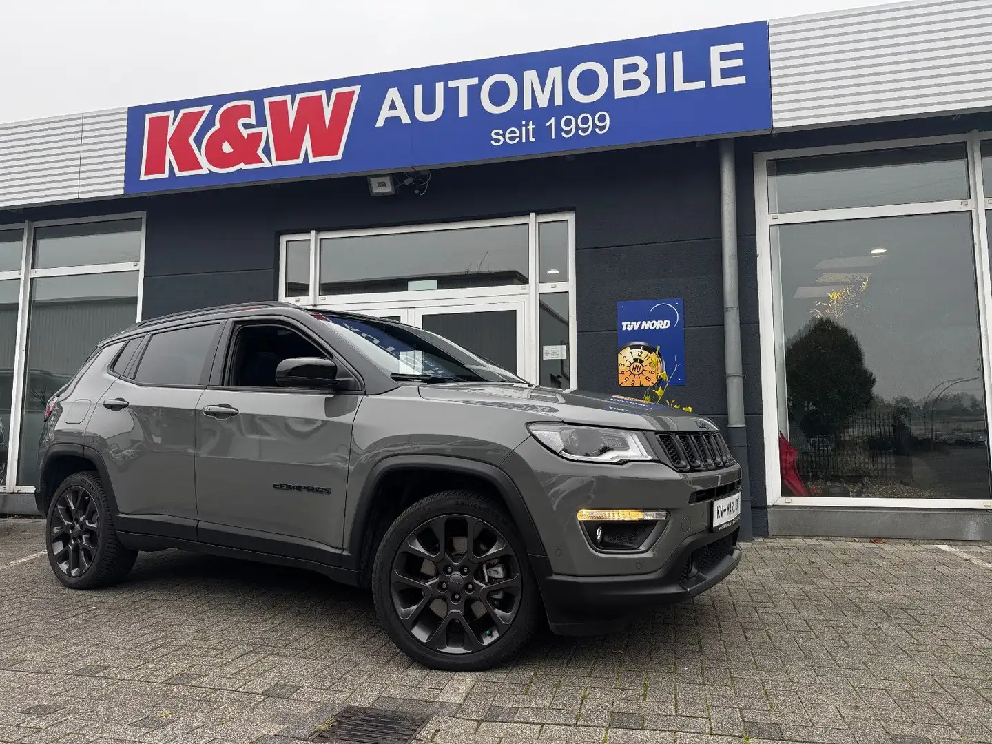 Jeep Compass S Plug-In Hybrid 4WD  PANORAMADACH AHK Grau - 1