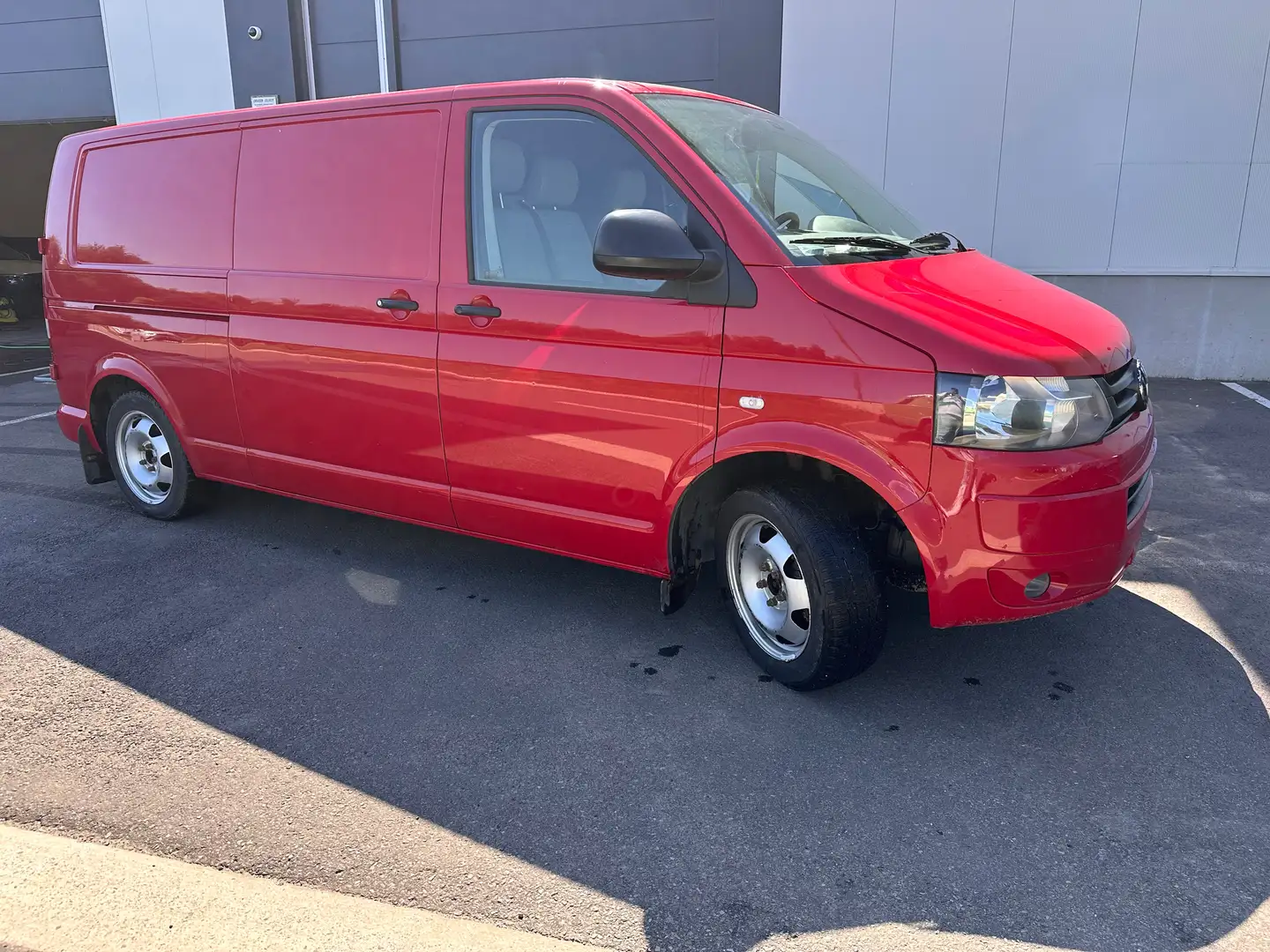 Volkswagen T5 2.0 tdi kasten lang chassis long Rood - 2