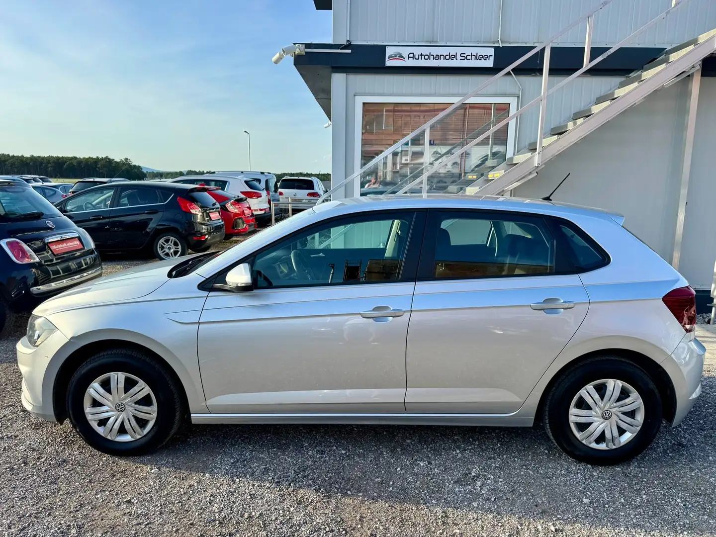Volkswagen Polo Trendline 1.0 Benzin_44 900 km Grau - 2