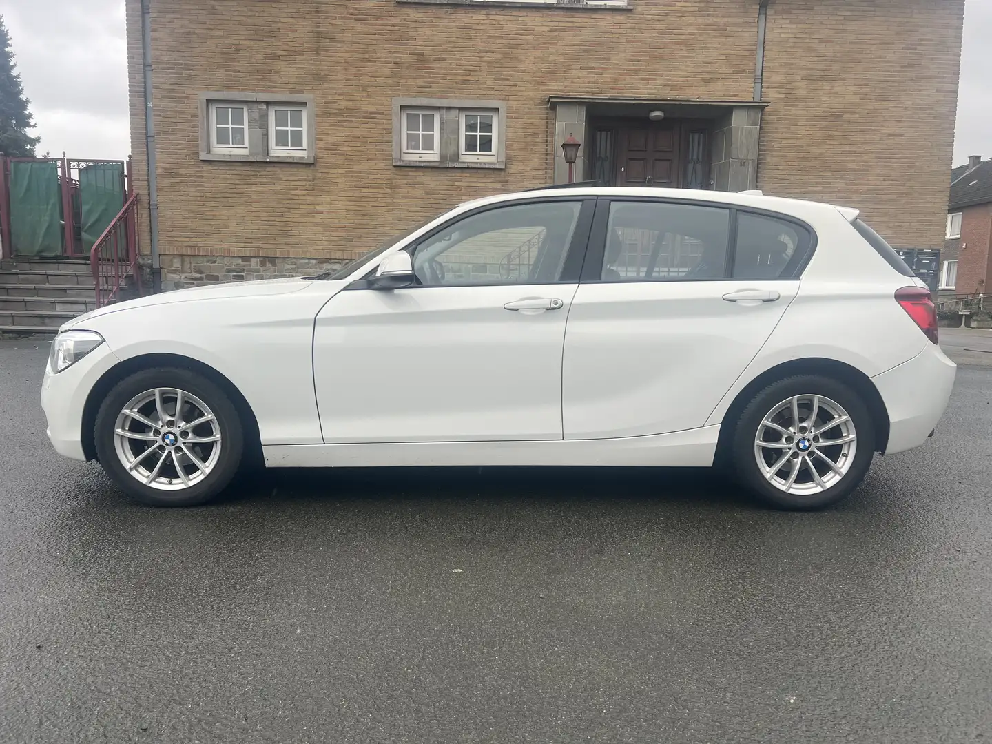 BMW 114 114d 95 ch 112g UrbanLife/Start Edition - 2