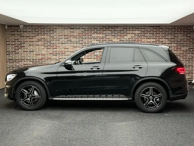 Mercedes-Benz GLC view 3