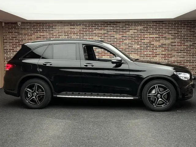 Mercedes-Benz GLC view 4