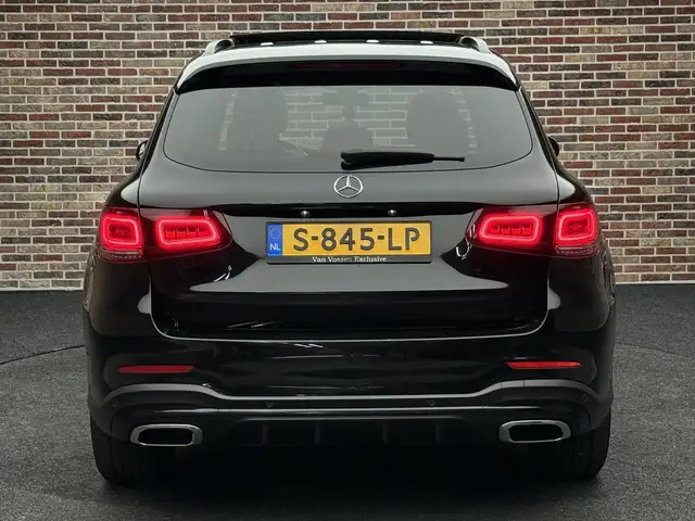 Mercedes-Benz GLC view 2