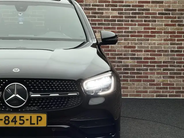 Mercedes-Benz GLC view 7