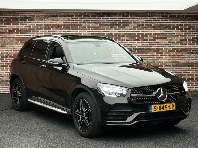 Mercedes-Benz GLC view 10