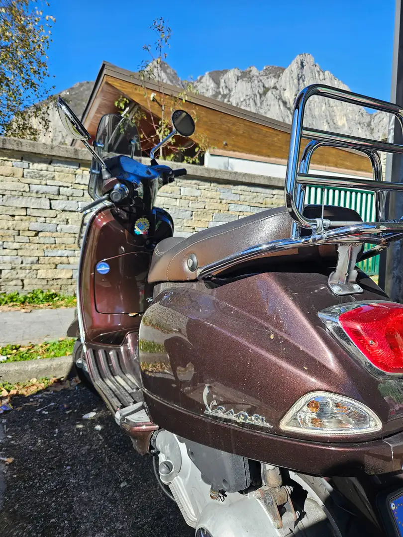 Vespa 125 Touring Marrón - 2