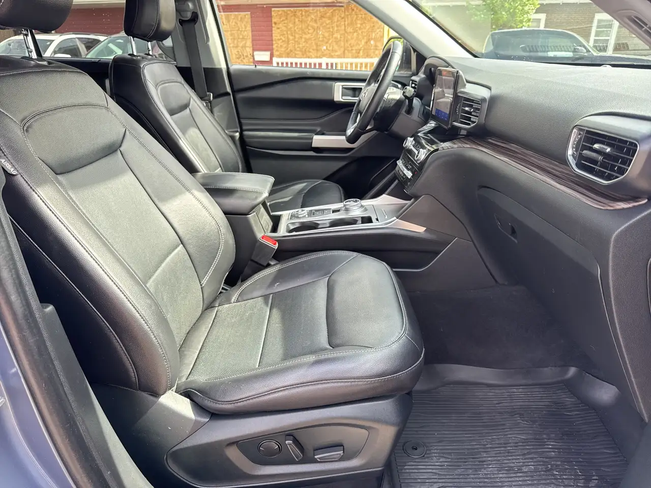 Ford Explorer снимка Ford Explorer