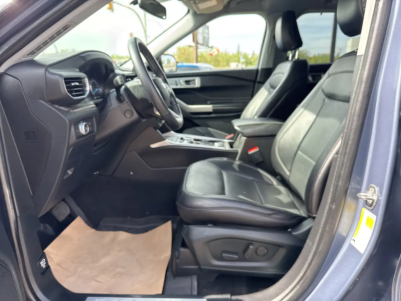 Ford Explorer снимка Ford Explorer