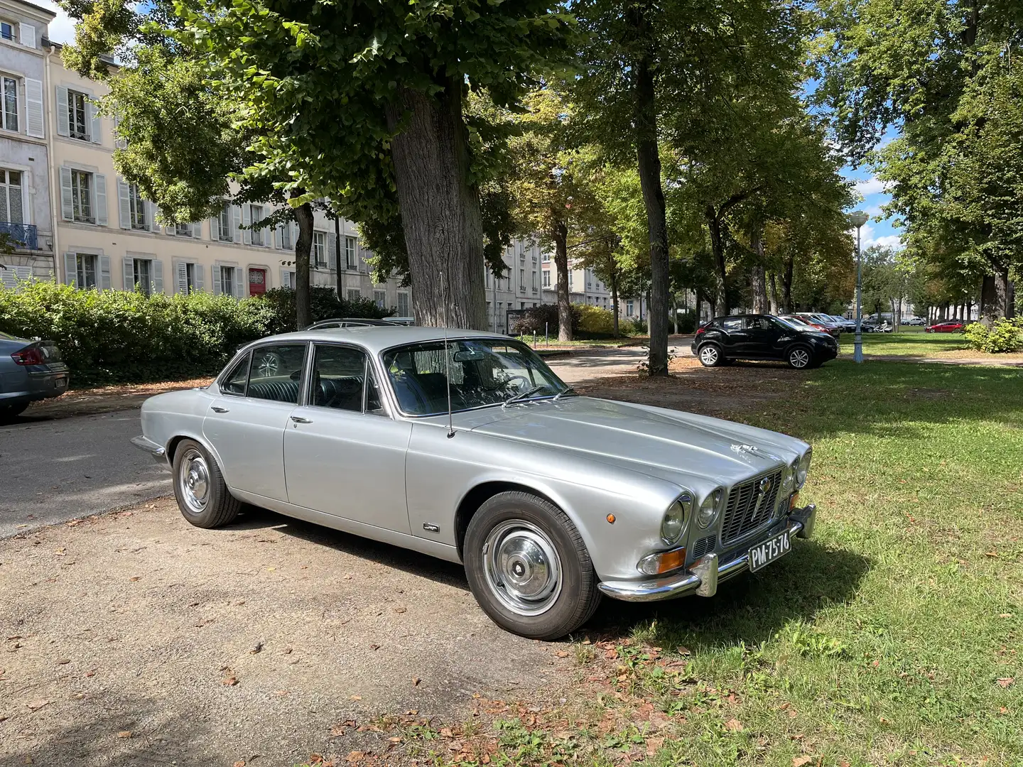 Jaguar XJ6 2.8 | Manual Silber - 1