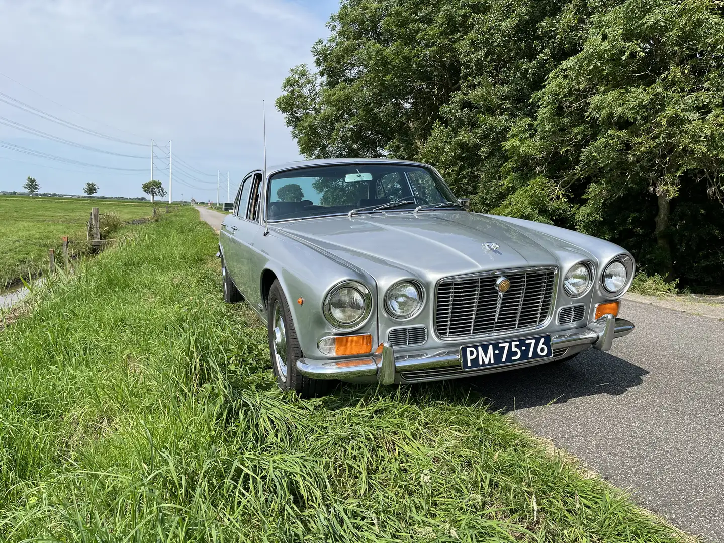 Jaguar XJ6 2.8 | Manual Silber - 2