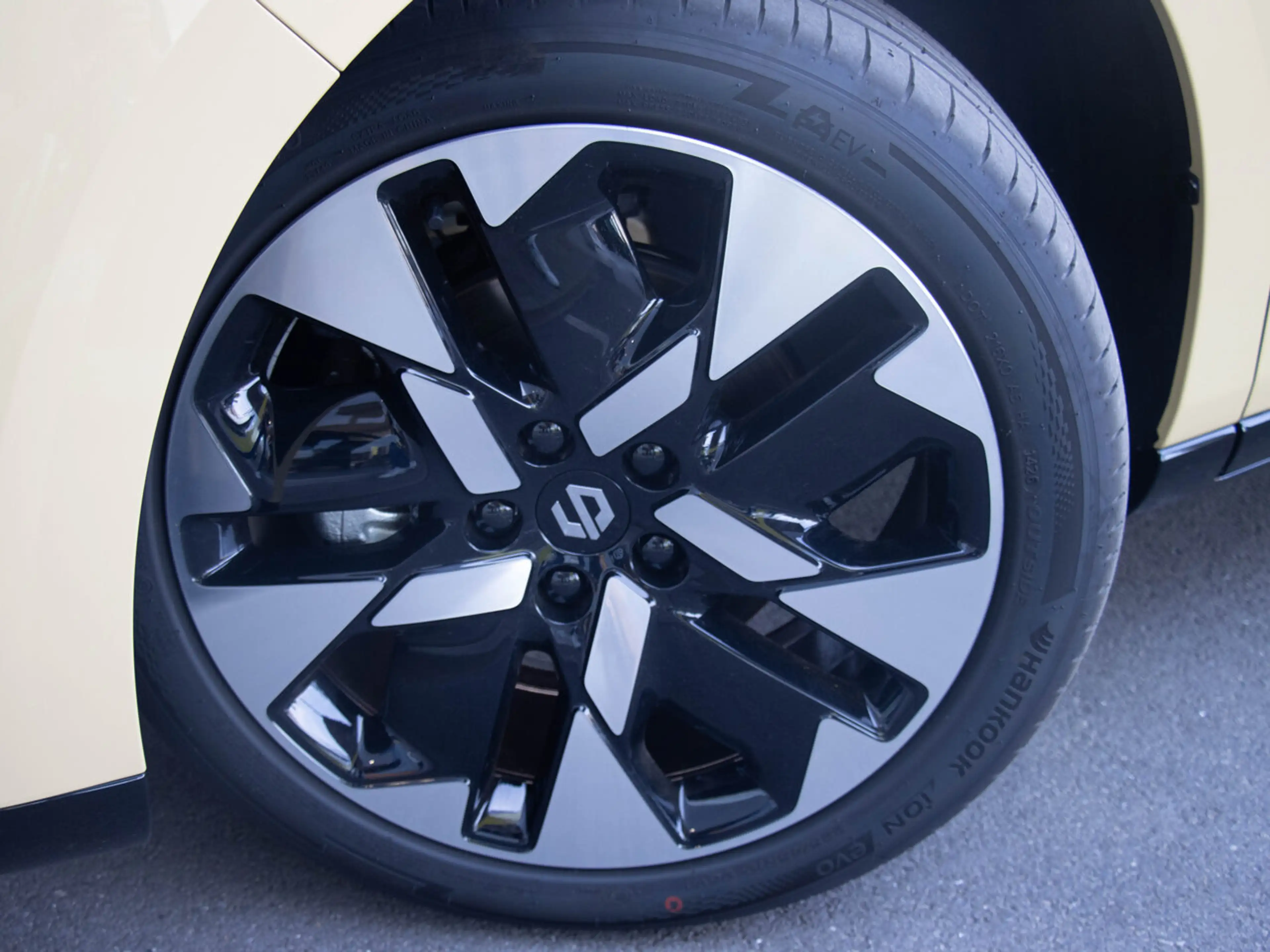 Leapmotor B05 DESIGN PROMAX 218PK 67 kWh WLTP 482KM|CAMERA|PA... — photo 6