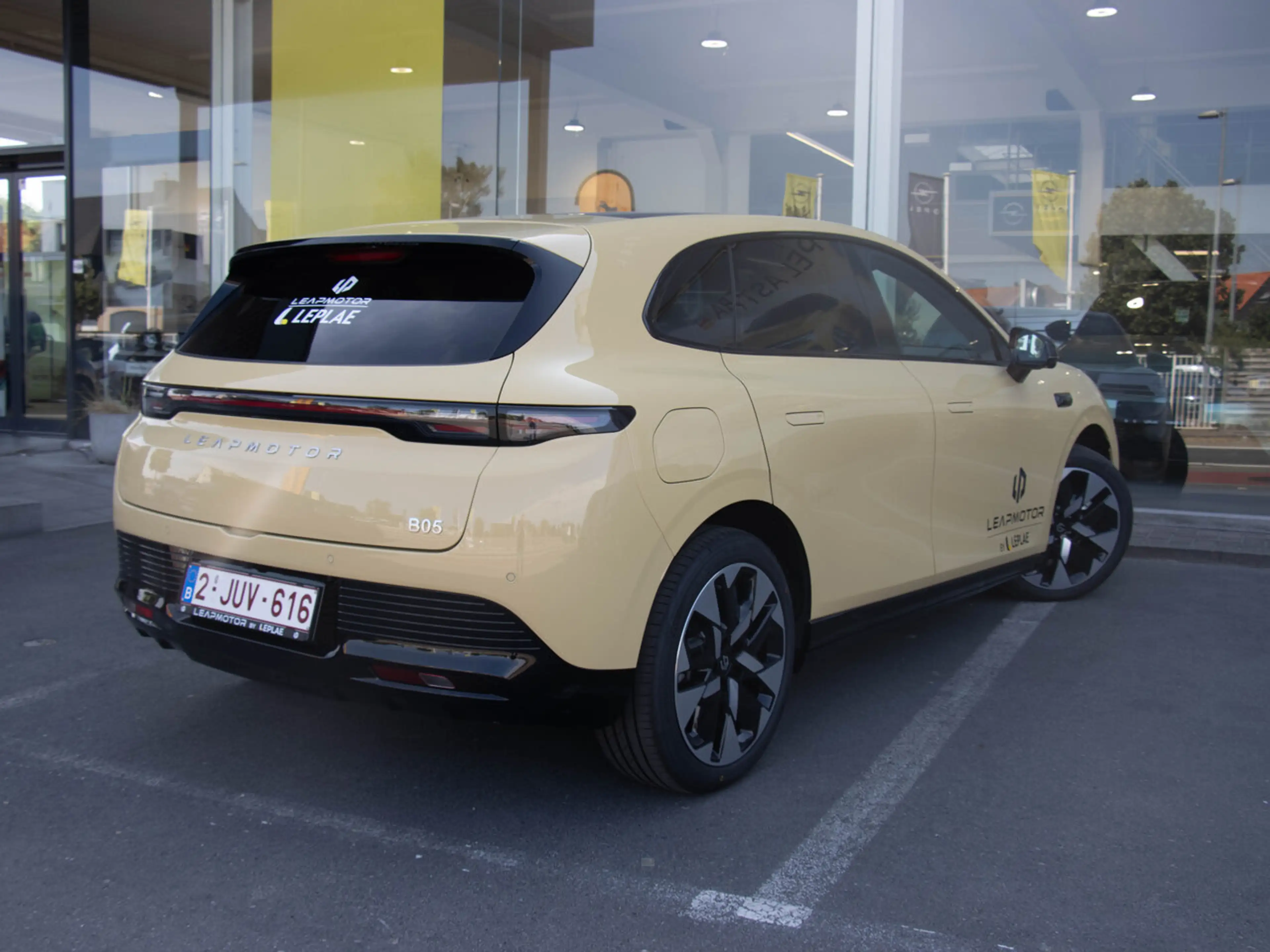 Leapmotor B05 DESIGN PROMAX 218PK 67 kWh WLTP 482KM|CAMERA|PA... — photo 4