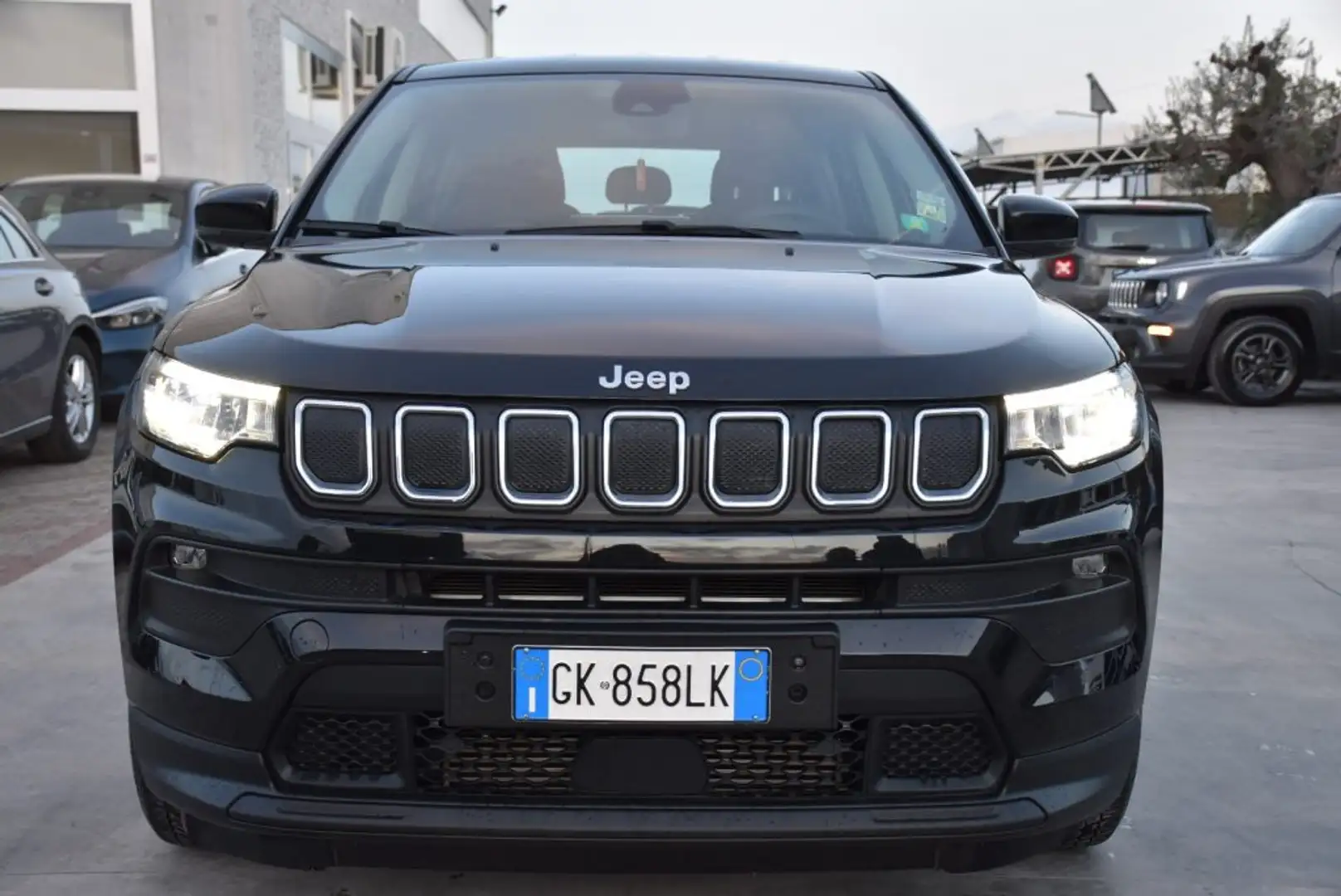 Jeep Compass 1.6 Multijet II 2WD Business Schwarz - 2