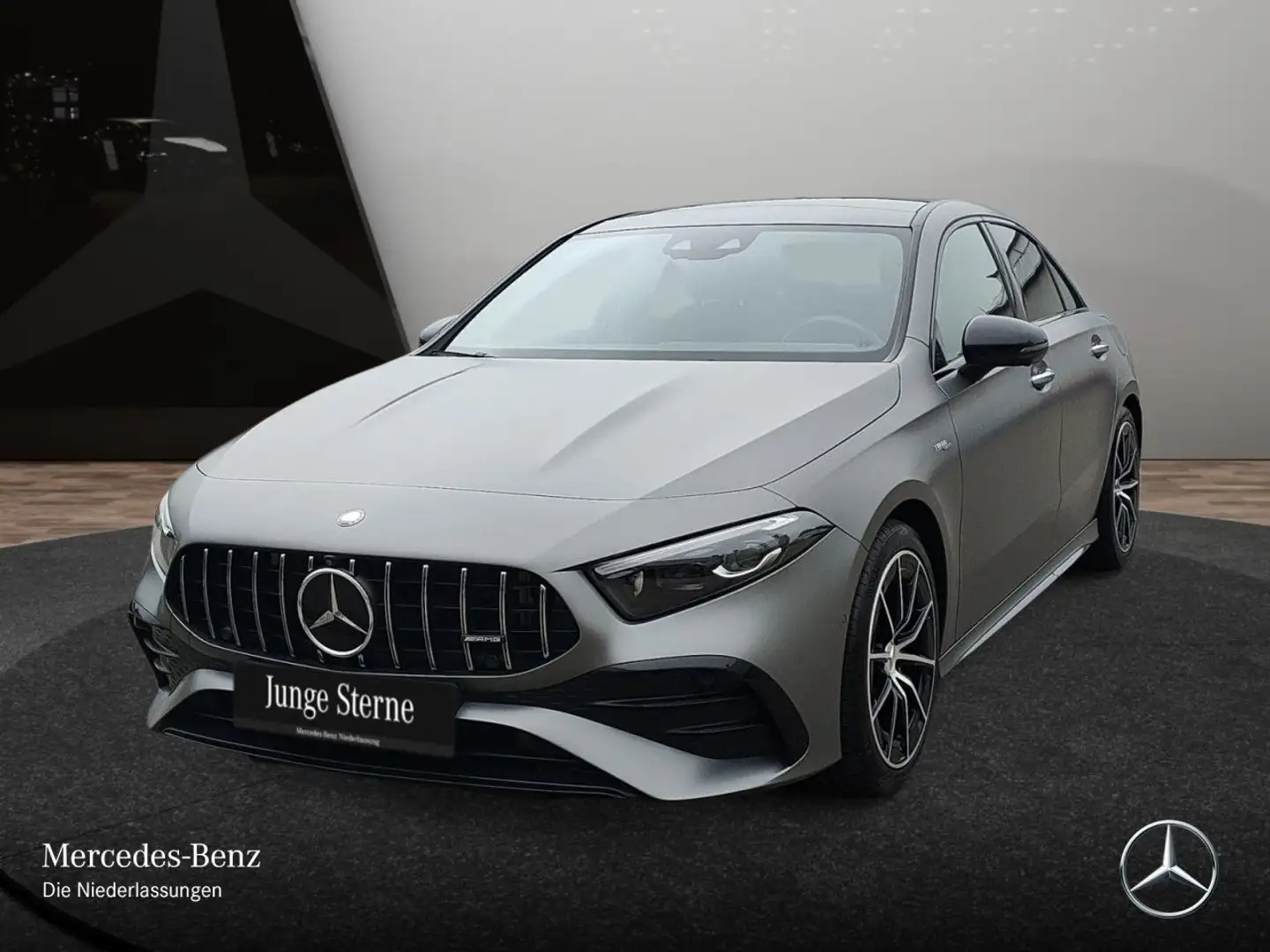 Mercedes-Benz A 35 AMG A 35 Lim 4M AMG+PANO+360°+MULTIBEAM+HUD+KEYLESS Grau - 2