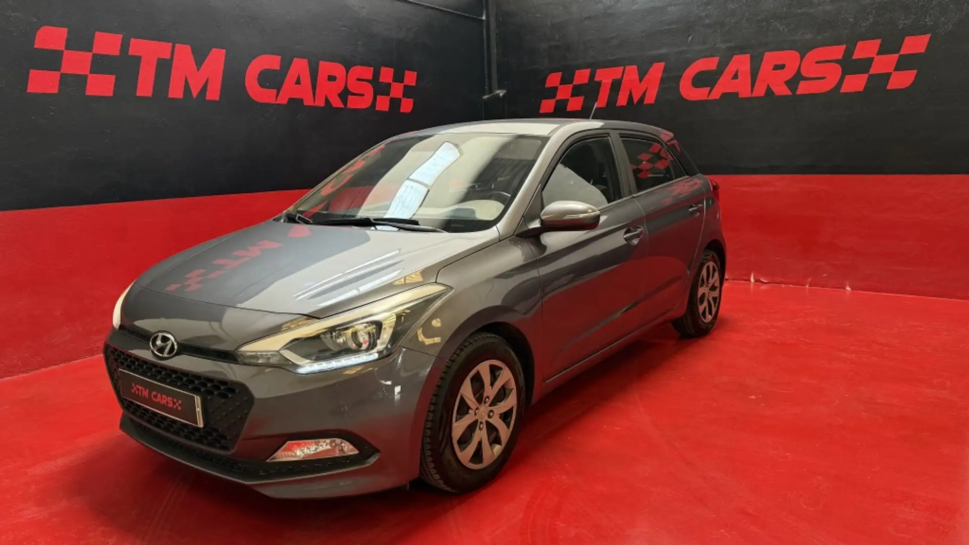 Hyundai i20 1.2 25 Aniversario plus Grijs - 1