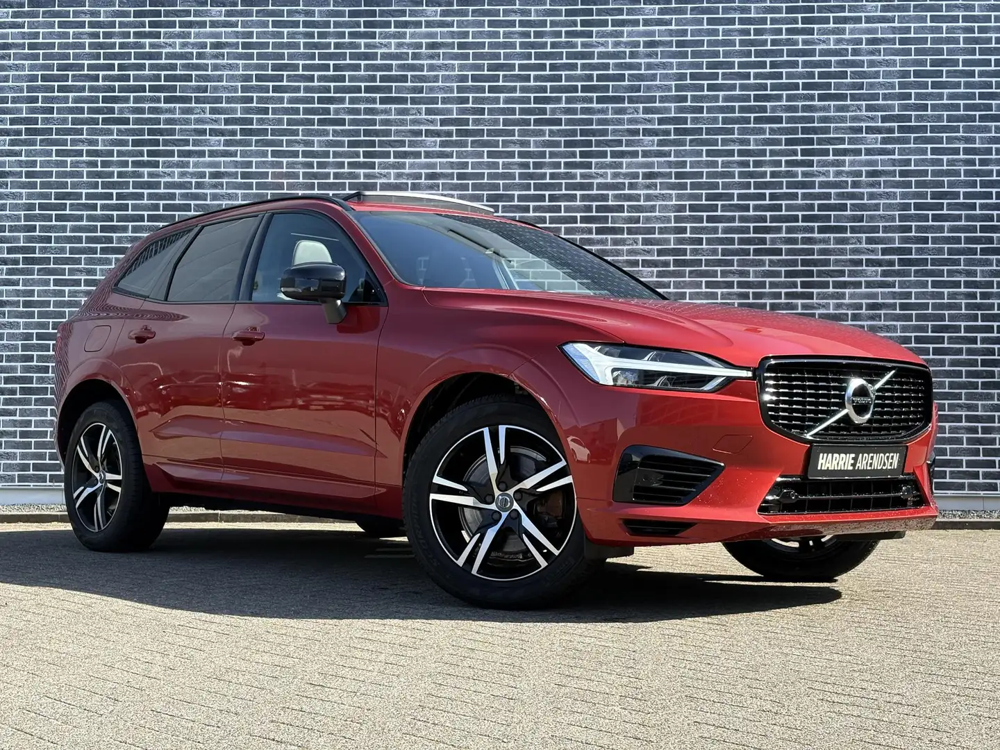 Volvo XC60 2.0 T8 Plug-in hybrid AWD R-Design | Achteruitrijc Rood - 2