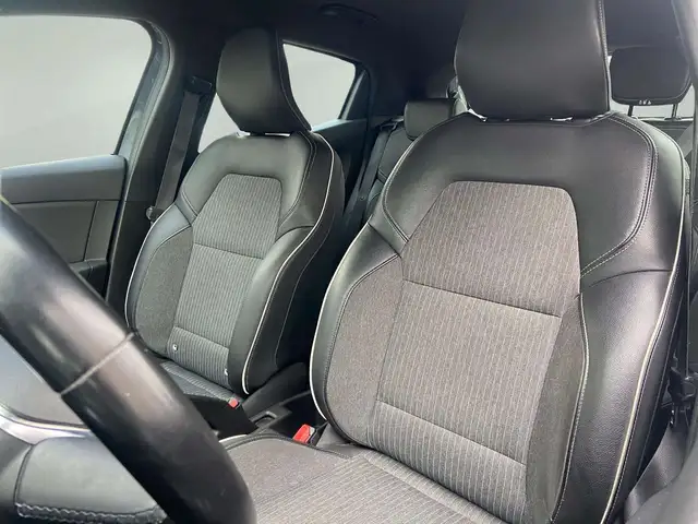 Renault Clio view 6