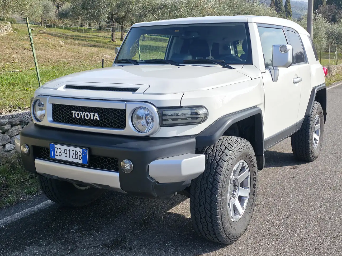 Toyota FJ Cruiser Weiß - 1