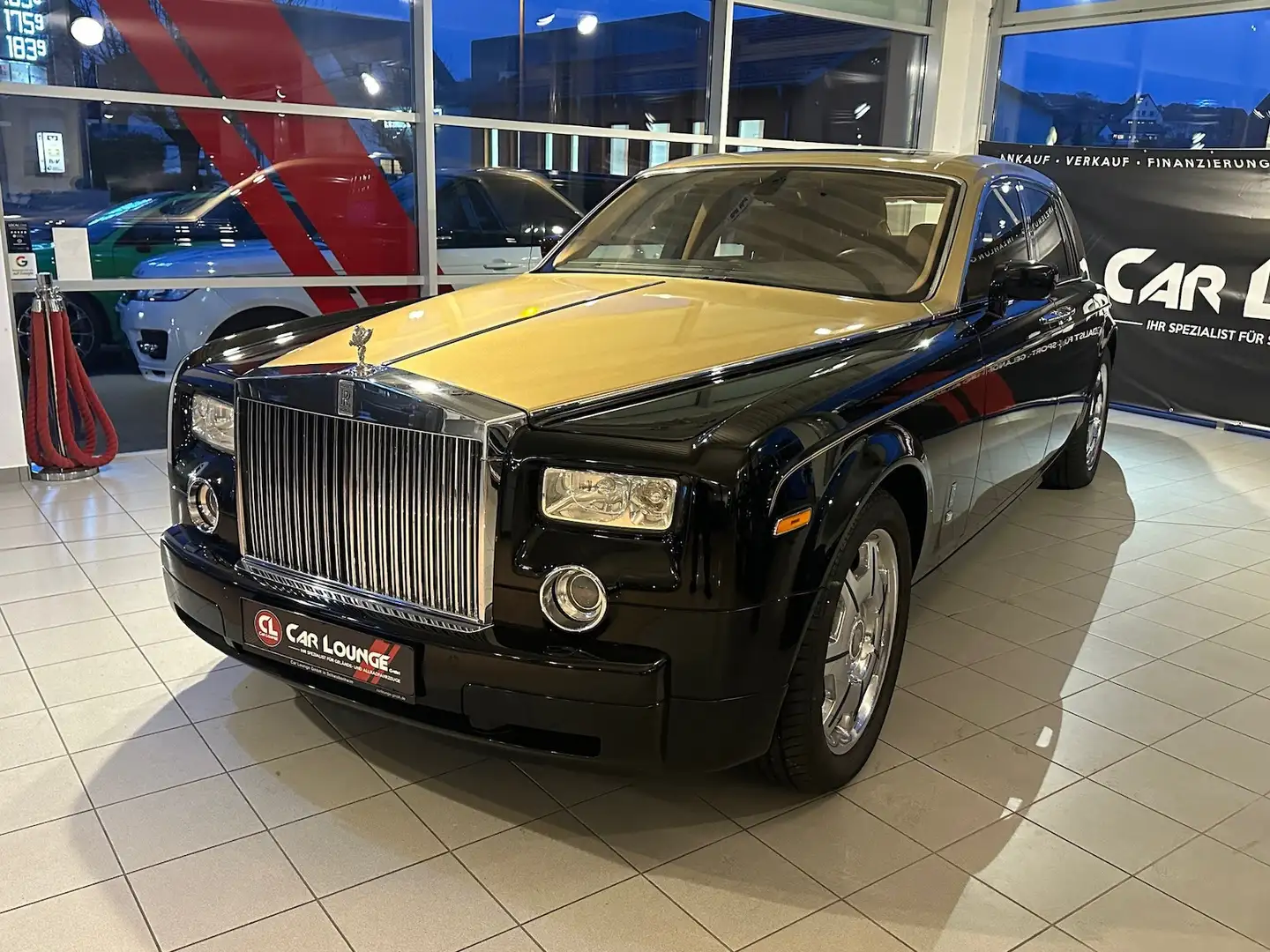 Rolls-Royce Phantom Dubai Bespoke Edt.|Two Tone|Power Close Doors| Schwarz - 1
