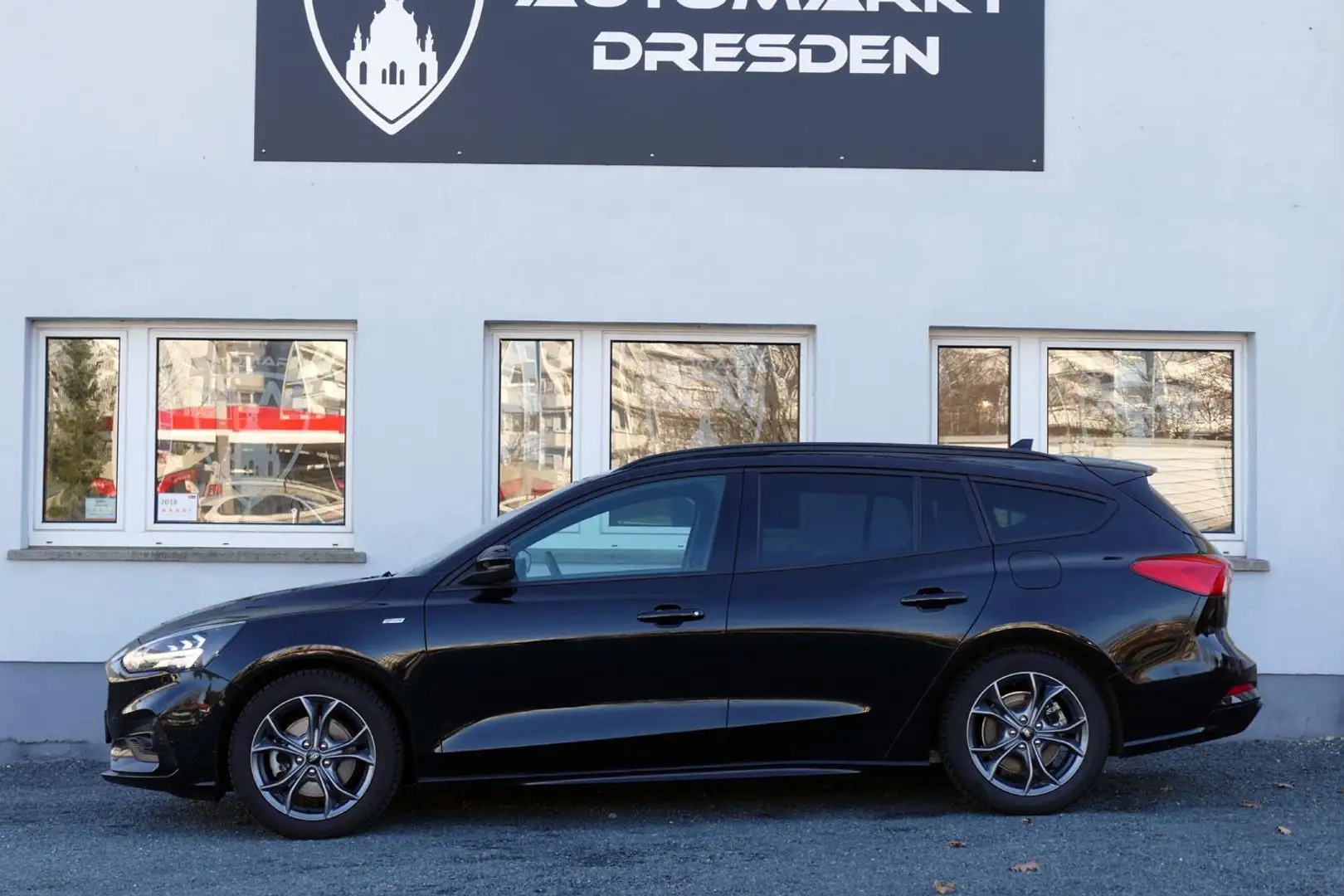 Ford Focus ST-Line 1.5 EcoBoost LED*Naci*ACC*2.Hand! Zwart - 2